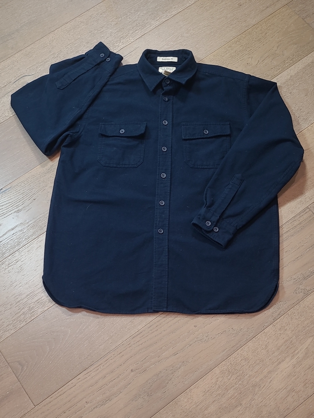 L.L. Bean Shirt Men's sz L Chamois Cloth Traditional Fit Navy Long Sleeve Shirt